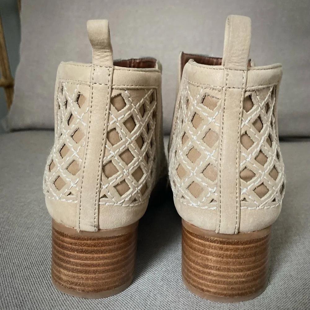 Jeffrey Campbell US 7 Taggart Open-Weave Suede Booties Tan / Beige Western Chic